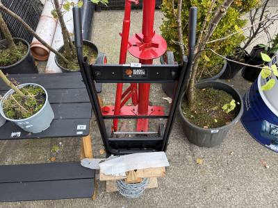 BLACK & DECKER TROLLEY + BARB WIRE ROLL