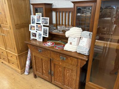 OAK DRESSER