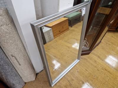 MODERN WALL MIRROR