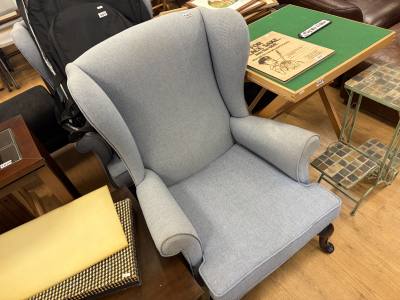 FABRIC WINGBACK CHAIR