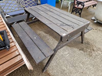 PICNIC BENCH