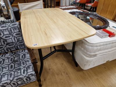 MODERN DINING TABLE