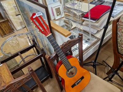 CHILDS AUCOUSTIC GUITAR