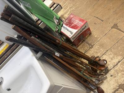 LOT OF HICKORY SHAFTED CLUBS
