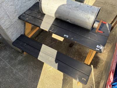 CHILDREN'S PICNIC BENCH