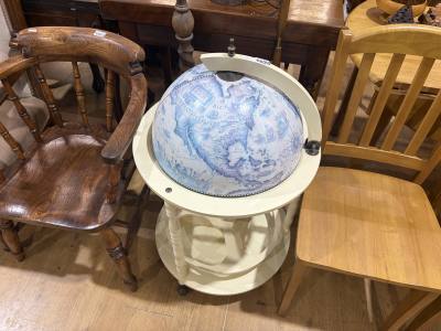 DRINKS GLOBE