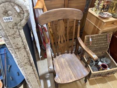 WOODEN CHAIR