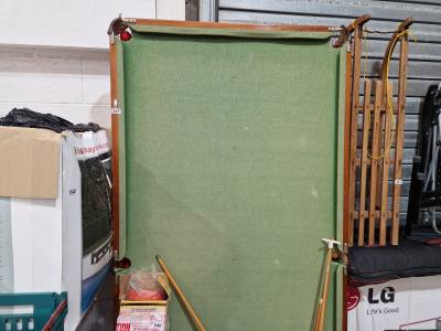 FOLDING SNOOKER TABLE + ACCESSORIES