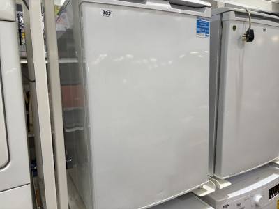 BEKO UNDERCOUNTER FREEZER