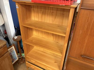 PINE BOOKSHELF