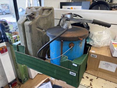 GREASE PUMP + JERRY CAN