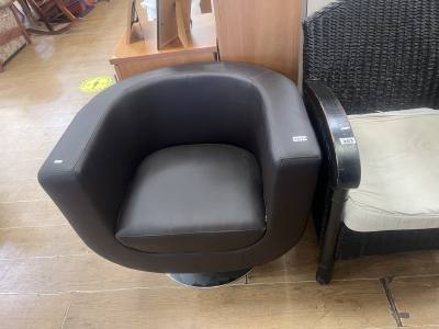 LEATHER SWIVEL TUB CHAIR