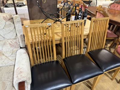 OAK TABLE + 4 X CHAIRS
