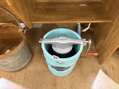 VINTAGE ICE CREAM MAKER