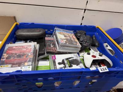 BOX OF XBOX / PLAYSTATION GAMES + CONTROLLERS