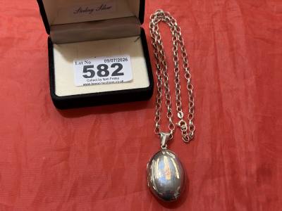 SILVER CHAIN + LOCKET