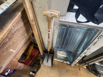 2 X SHOVELS
