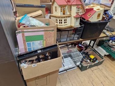 4 BOXES OF DOLLS HOUSE ACCESSORIES