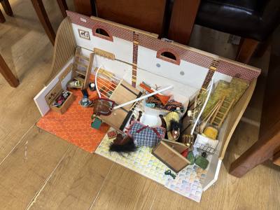 CHILD'S HORSE STABLE