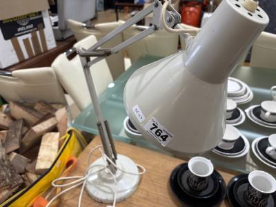 1001 ANGLE LAMP
