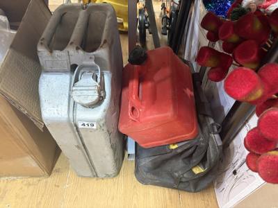 TOOL BAG + 2 X JERRY CANS