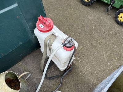 WEED SPRAYER + 2 X BUCKETS