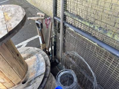 BUNDLE OF TOOLS + WIRE