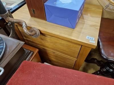OAK DRAWER CHEST