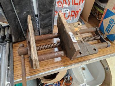 BENCH VICE