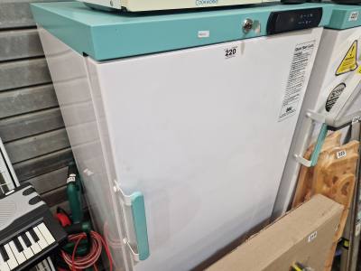 UPRIGHT FRIDGE + KEY
