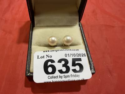 PAIR OF 9CT PEARL EARRINGS