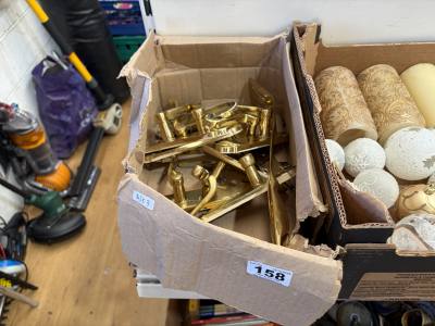 BOX OF DOOR HANDLES