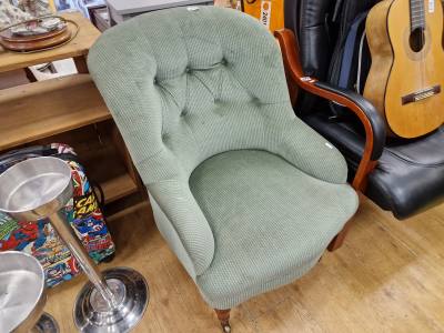 BUTTON BACK TUB CHAIR