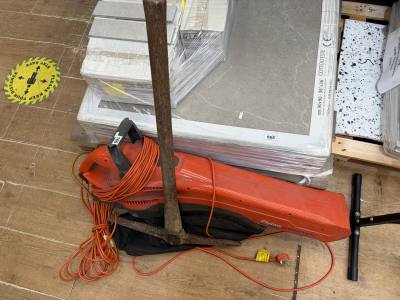 FLYMO LEAF BLOWER + PICKAXE
