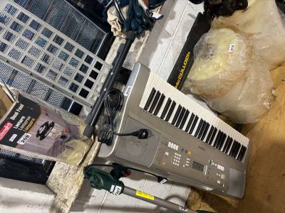 ELECTRIC KEYBOARD + STAND