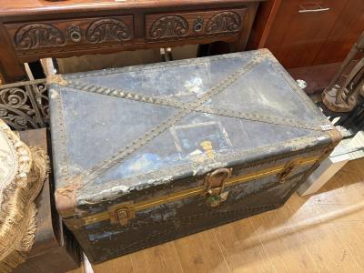 LARGE STORAGE TRUNK