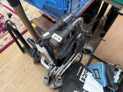 WALKING AID