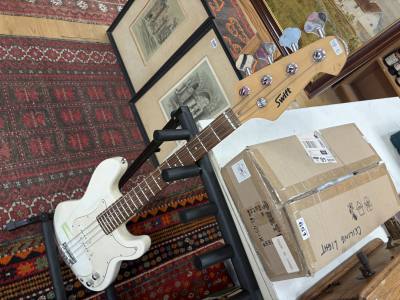 SWIFT ELECTRIC GUITAR