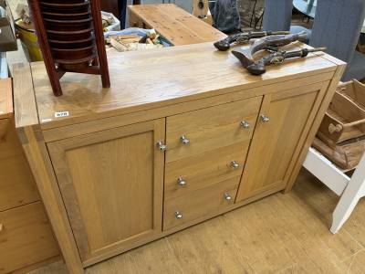 OAK SIDEBOARD
