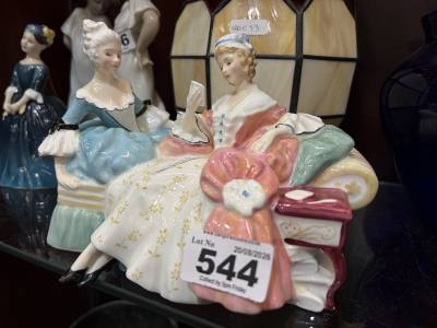DOULTON FIGURE "THE LOVE LETTER"