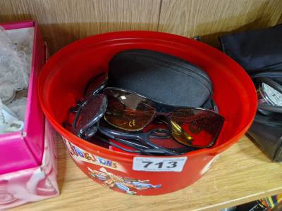 BOX OF SUNGLASSES