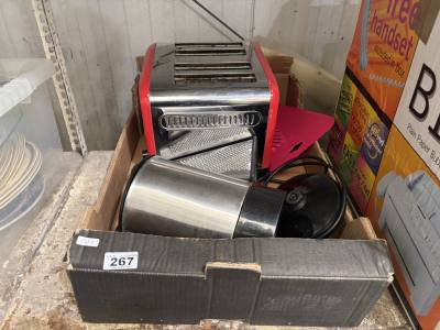 BOX OF KITCHEN ITEMS