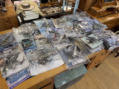 LARGE COLLECTION OF NEW MODEL AIRPLANES