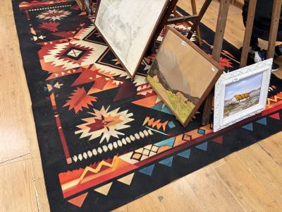 FLOOR RUG