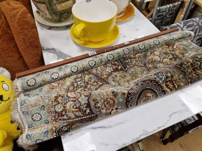 WALL RUG