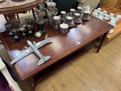 STAG EXTENDING COFFEE TABLE