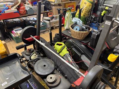WEIGHTS BENCH + ACCESSORIES