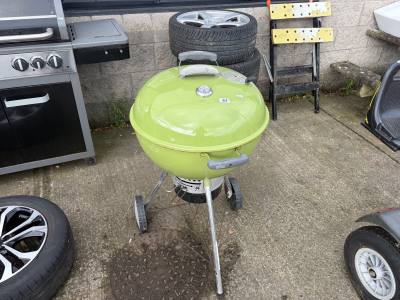 WEBER POT BELLY BBQ