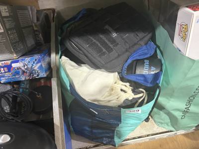 BAG OF GYM EQUIPMENT