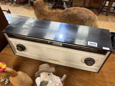 VINTAGE RADIO